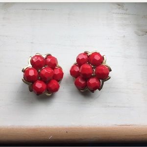 Vintaged flowered red earrings 🌸